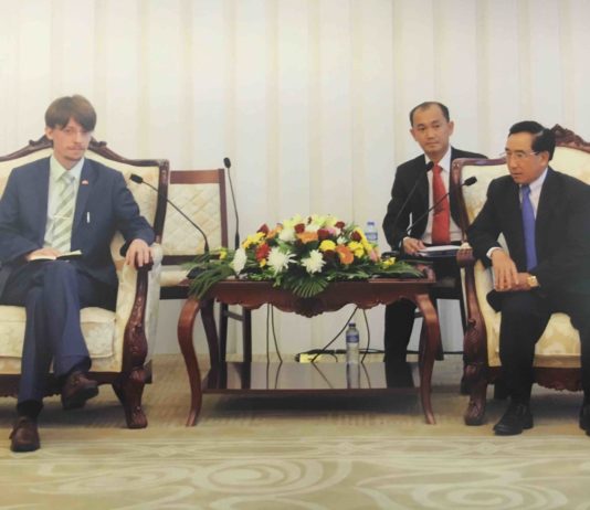 Il vicepresidente del Laos incontra i comunisti svizzeri