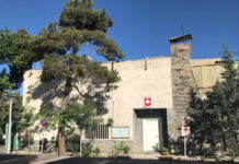 Guerra contro l’Iran: la Svizzera si piega all’UE e sanziona …l’aggredito!