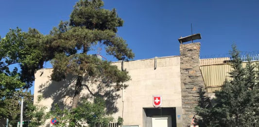 Guerra contro l’Iran: la Svizzera si piega all’UE e sanziona …l’aggredito!