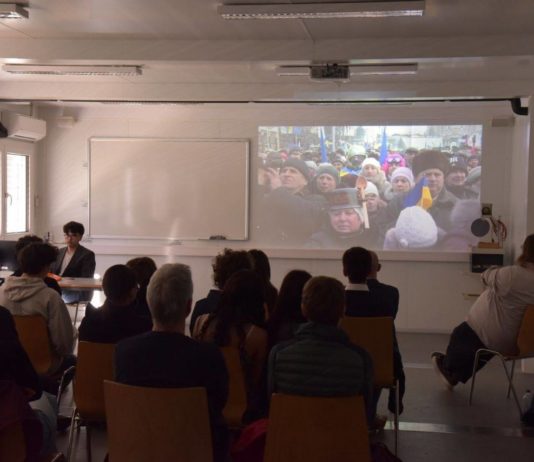 Basta interferenze dell’ambasciata ucraina: cosa insegnare nelle scuole ticinesi non lo decide Zelensky!